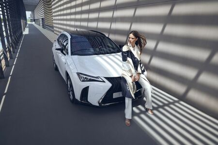 LEXUS UX 200 F SPORT DESIGN +. NOWA WERSJA NA POLSKI RYNEK Z WYSOKIM RABATEM